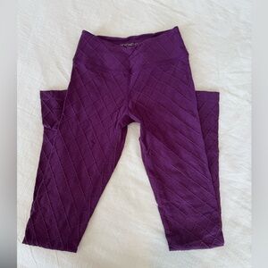 Beyond Yoga Deep Purple full length textured Leggings size XS
